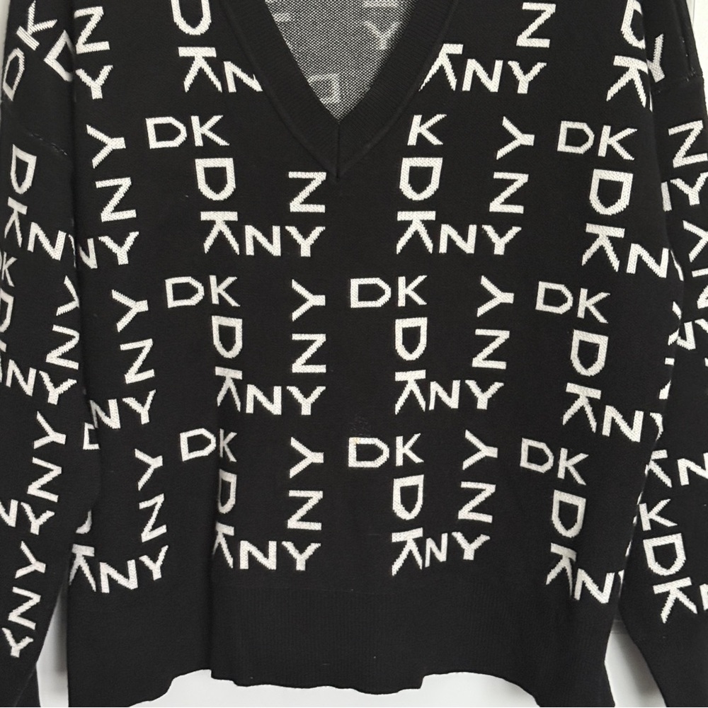 DKNY Logo Sweater V-Neck Sweater in Black and White | Size L - Picture 2 of 9